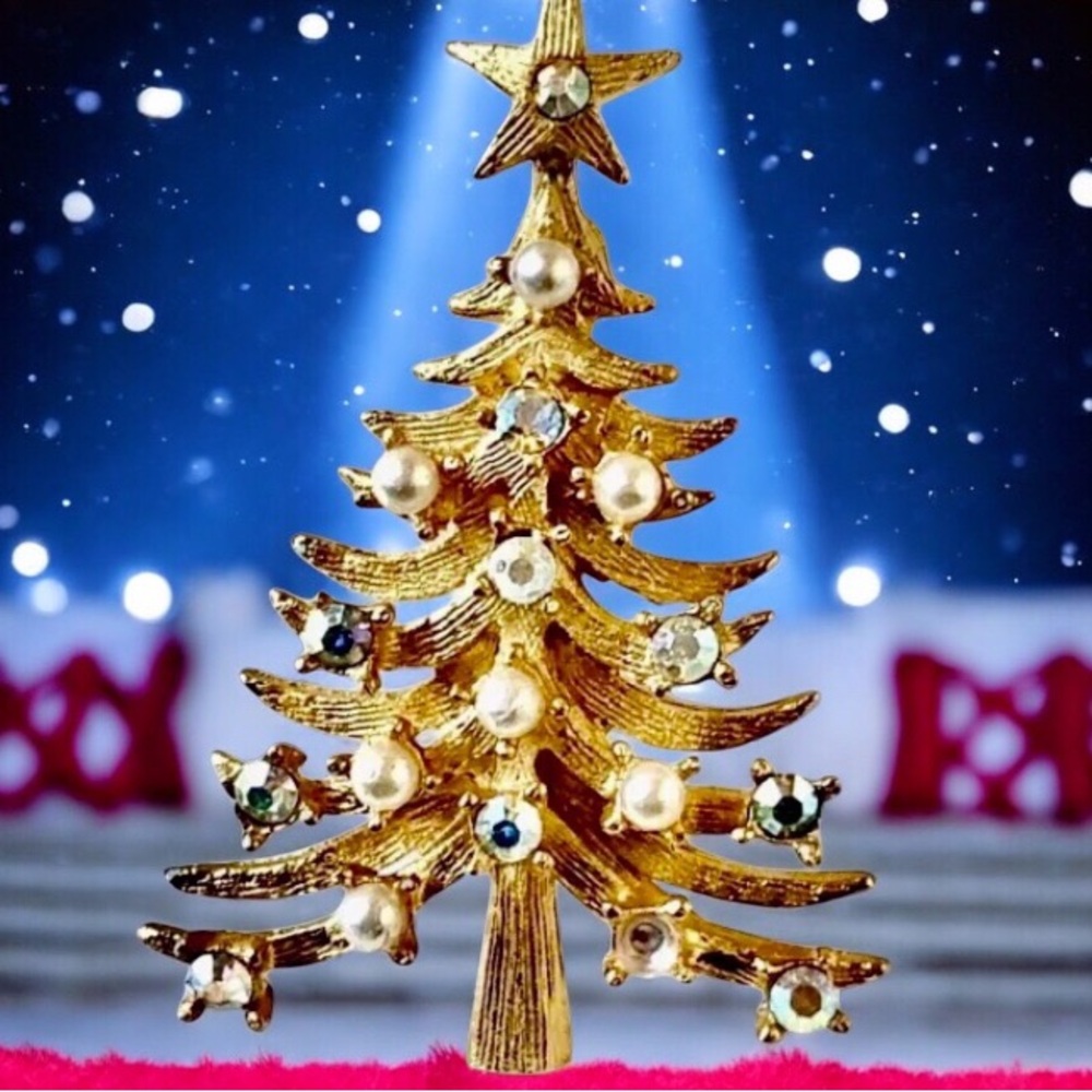 MYLU Vintage Christmas Tree Pin Goldtone AURORA BOREALIS RHINESTONE & PEARLS